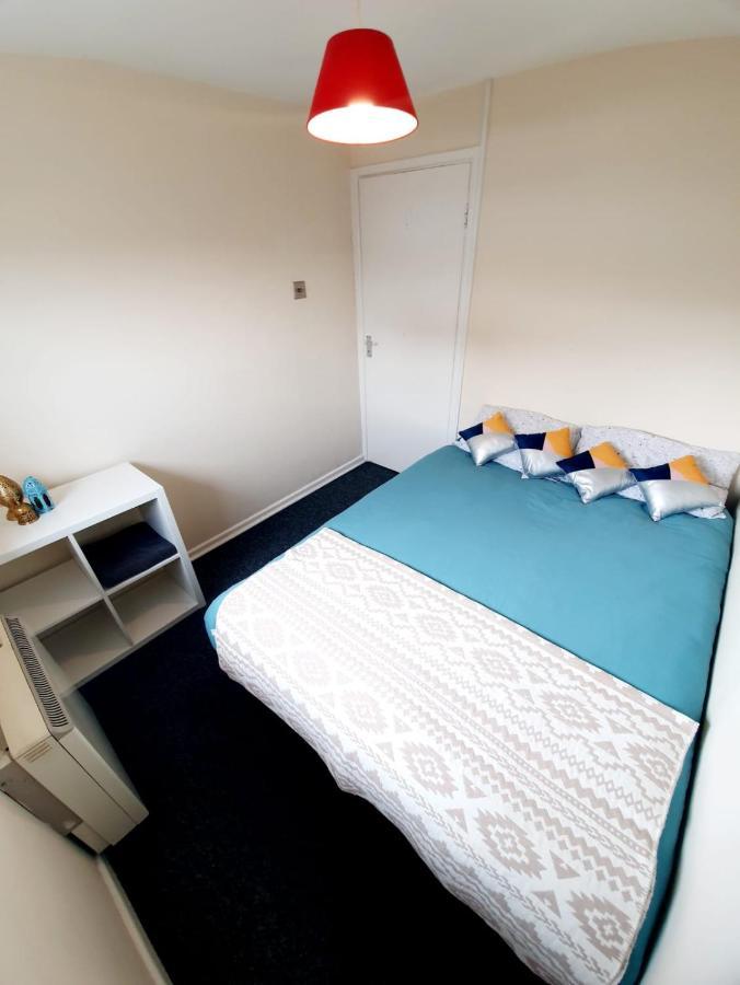Rayleigh Town Centre 3 Bedroom Apartment Exteriér fotografie